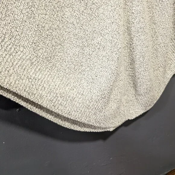 One Size Roots Salt & Pepper Poncho. - Picture 3 of 4